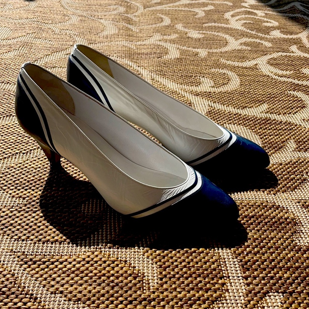 Maserati Navy Blue and white pump